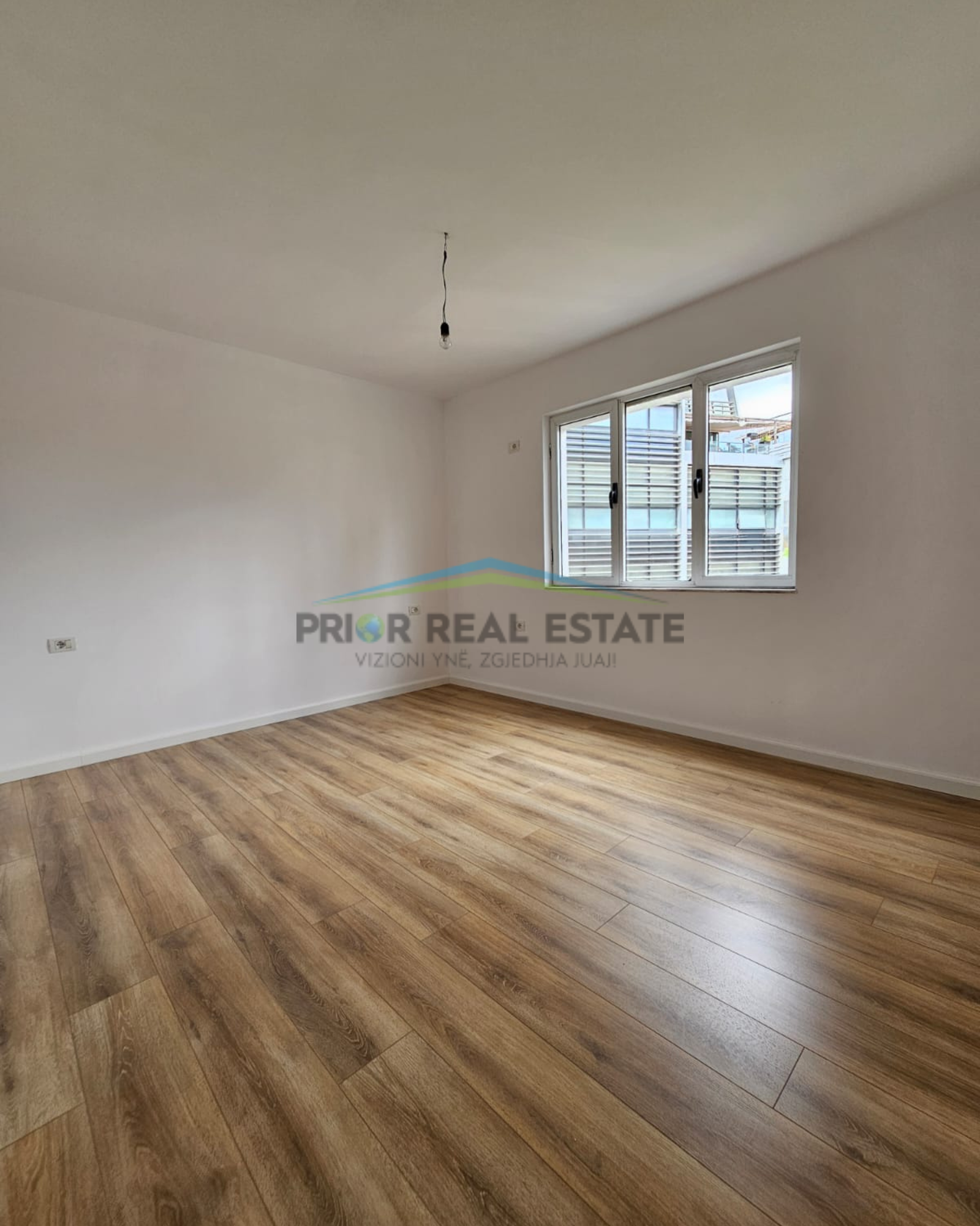 Shitet, Apartament 1+1, Qender
